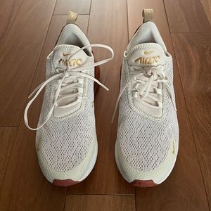 Nike AirMax 270